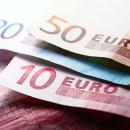 Bloomberg: Το ράλι του ευρώ μπορεί να καταλήξει σε απειλή για την οικονομία