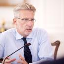 Σκέρτσος: Είναι η Ελλάδα μια αφιλόξενη χώρα για τους νέους;