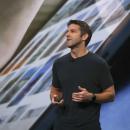 Τέλος εποχής στην Apple: Ο Τζον Τέρνους διαδέχεται τον Τιμ Κουκ στην ηγεσία