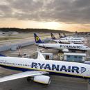 Ryanair: Έλεγχος για τη χρέωση που πληρώνουν οι γονείς για να καθίσουν δίπλα στα παιδιά τους