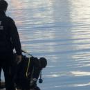 Ειδική ομάδα της ΜΥΑ του λιμενικού στις έρευνες στη λίμνη των Κρεμαστών για τον εντοπισμό της 48χρονης αγνοούμενης
