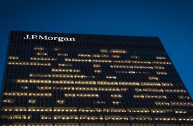 JP Morgan: Κίνδυνος ύφεσης από τους δασμούς Τραμπ