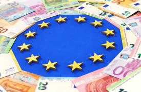 Ευρωβαρόμετρο: Ισχυρή στήριξη των πολιτών στο ευρώ και στο Ταμείο Ανάκαμψης