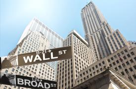 Wall Street: Αντέδρασαν οι τράπεζες, ώθησαν ανοδικά τον Dow Jones - Τριήμερο σερί για S&P 500