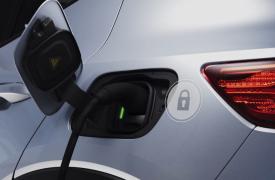 Ηλεκτρικά αυτοκίνητα: Πόσο επηρεάζει τους επιβάτες η ηλεκτρομαγνητική ακτινοβολία