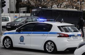 Συνελήφθησαν τέσσερα άτομα που επιτεθήκαν σε αστυνομικούς και προκάλεσαν φθορές σε καταστήματα στο κέντρο της Αθήνας
