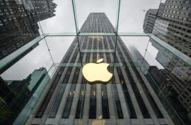 Apple και Google αντιμέτωπες με αυστηρότερους ελέγχους από την αντιμονοπωλιακή αρχή της Βρετανίας