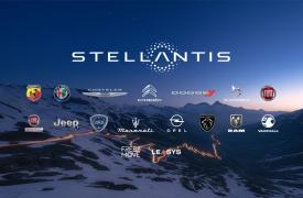 Η Stellantis ανακαλεί πάνω από 1,3 εκατ. οχήματα λόγω ανησυχίας για πυρκαγιά