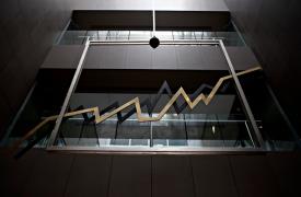 ΧΑ: Άλμα 3,2% στις τράπεζες, εξαήμερο ράλι για τον ΓΔ