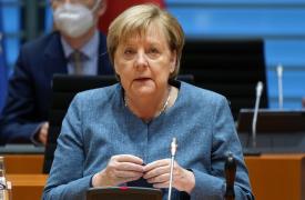 Γερμανία: Η Μέρκελ παραδέχεται αποτυχίες στην πολιτική της απέναντι στην Ρωσία