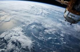 Ένα διαστημικό Όσκαρ για τον Ελληνισμό! To βραβείο «Better Satellite World» παρέλαβε ο πρόεδρος και CEO της Hellas Sat