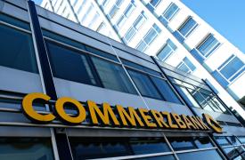 Η Commerzbank απορρίπτει κι επίσημα την πρόταση της Unicredit