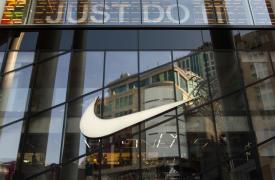 Η Nike «τελείωσε» τον Κάιρι Ίρβινγκ για αντισημιτικά σχόλια - Χάνει 11 εκατ. δολάρια