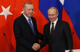 Ο Ερντογάν συνεχίζει τις πιέσεις στον Πούτιν για αποκλιμάκωση στον πόλεμο της Ουκρανίας