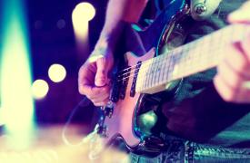 Τελικά, οι στίχοι των τραγουδιών επηρεάζουν τις σκέψεις μας;