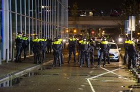 Ολλανδία: Συγκρούσεις διαδηλωτών με αστυνομικούς στο πανεπιστήμιο του Άμστερνταμ