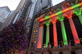 Ήπιες μεταβολές στη Wall Street την παραμονή των Χριστουγέννων