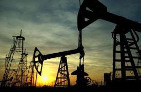 Σε υψηλά άνω των δύο εβδομάδων το πετρέλαιο - Απώλειες 3% για το φυσικό αέριο