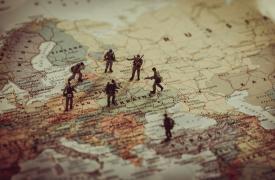 Οι ΗΠΑ εγκαινίασαν την πρώτη μόνιμη στρατιωτική φρουρά τους στην Πολωνία