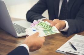 Το «χούμους» είναι φθηνό, τα δάνεια όχι. Και είναι... επικίνδυνα