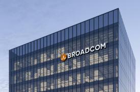 Broadcom: Συζητά χρηματοδότηση 80 δισ. δολαρίων για τσιπ τεχνητής νοημοσύνης