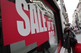 Τελευταία ευκαιρία για τις χειμερινές εκπτώσεις