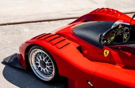 Νέα νομική μάχη του CEO της Ferrari Τζ. Έλκαν με τη μητέρα του για την κληρονομιά Ανιέλι