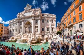 Ιταλικά ΜΜΕ: Από τον Ιανουάριο οι τουρίστες θα πληρώνουν 2 ευρώ για να δουν τη «Φοντάνα Ντι Τρέβι»