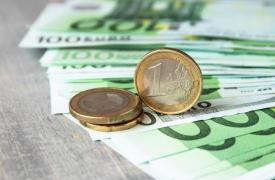 Χωρίς επιδόματα οι ελεύθεροι επαγγελματίες με εισοδήματα «φτώχειας»