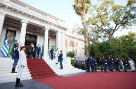 Κόκκινο χαλί, και γαμοπίλαφο για τον Πρίγκιπα-Διάδοχο της ΣΑ - Το challenge της Δόμνας - Όλοι στον Βενιζέλο