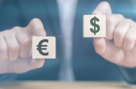 Bloomberg: Ασφαλές καταφύγιο το ευρώ - Ράλι στα 1,2 δολάρια