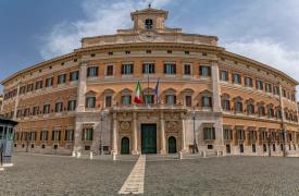 Corriere della Sera: Η κεντροδεξιά απόλυτο «φαβορί» των ιταλικών βουλευτικών εκλογών