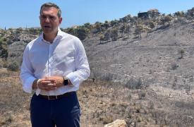 Η υπόσχεση του Αλέξη για τις πυρκαγιές - Με ποιον φωτογραφήθηκε η Λιακούλη και ο Αχμέτ στο ημίφως; 