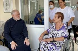 Ο Αρχιεπίσκοπος Αμερικής Ελπιδοφόρος επισκέφθηκε το Ελληνορθόδοξο Νοσοκομείο του Βαλουκλή