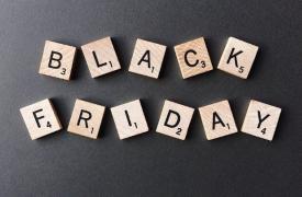 Ξεκίνησαν ήδη οι διαδικτυακές προσφορές της «Black Friday», τι να προσέξετε