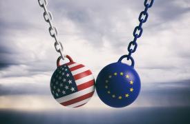 Κίνα: «Βουτιά» 40% για τις βιομηχανικές παραγγελίες - Ανθίζει το εμπόριο από ΕΕ σε ΗΠΑ