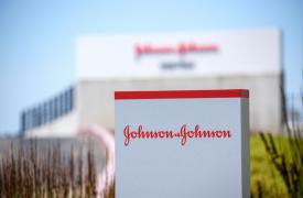 Johnson & Johnson: Διακανονισμός 6,5 δισ. δολαρίων για τα καρκινογόνα ταλκ