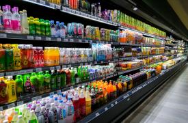 Φόρο στα αναψυκτικά με ζάχαρη θα επιβάλει η Γερμανία από το 2028