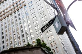 Πιέσεις στη Wall Street ενόψει της κρίσιμης ψηφοφορίας για το χρέος των ΗΠΑ