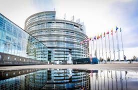 Qatargate: Το Ευρωκοινοβούλιο υιοθετεί μεταρρυθμίσεις για το lobbying