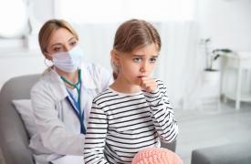 «Στενάζουν» τα παιδιατρικά νοσοκομεία: Συρροή παιδιών με γρίπη - Αναμονές μέχρι και 8 ώρες