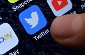 «Πυρά» Κομισιόν κατά Twitter: «Επέλεξε το δρόμο της αντιπαράθεσης»