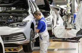 Volkswagen: Θα επενδύσει 460 εκατ. ευρώ στο Βόλφσμπουργκ για παραγωγή ηλεκτρικών αυτοκινήτων