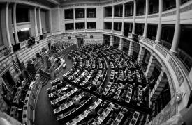 Υπερψηφίστηκε η τροπολογία για το εκλογικό «φρένο» στο κόμμα Κασιδιάρη