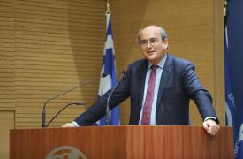 Χατζηδάκης για τη νέα αύξηση του κατώτατου μισθού: 3 μισθοί κέρδος σε σχέση με το 2019