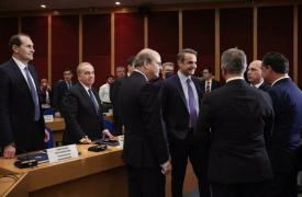 ΣΥΡΙΖΑ και ΠΑΣΟΚ-ΚΙΝΑΛ βλέπουν ακραία φτωχοποίηση και επικοινωνιακή διαχείριση της οικονομικής κρίσης - Πότε χαμογέλασαν Σταϊκούρας - Σκυλακάκης