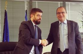 Μετωπική κυβέρνησης – ΑΔΑΕ, Κραυγή απόγνωσης Αλέξη Τσίπρα: «Ελάτε να με συλλάβετε, δεν θα φιμώσετε την δημοκρατία», Το τσιπουράκι της Προέδρου