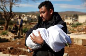Σεισμός στην Τουρκία: Πάνω από 15.000 οι νεκροί - Μάχη με τον χρόνο δίνει η ελληνική αποστολή