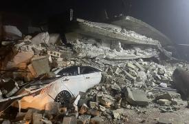 Σεισμός στην Τουρκία: Εγκλωβισμένοι στα συντρίμμια ο Κριστιάν Ατσού και ο τεχνικός διευθυντής της Χατάισπορ
