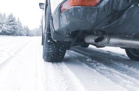 Αυτοκίνητο: Τι πρέπει να προσέχουμε κατά την οδήγηση στον πάγο ή στο χιόνι